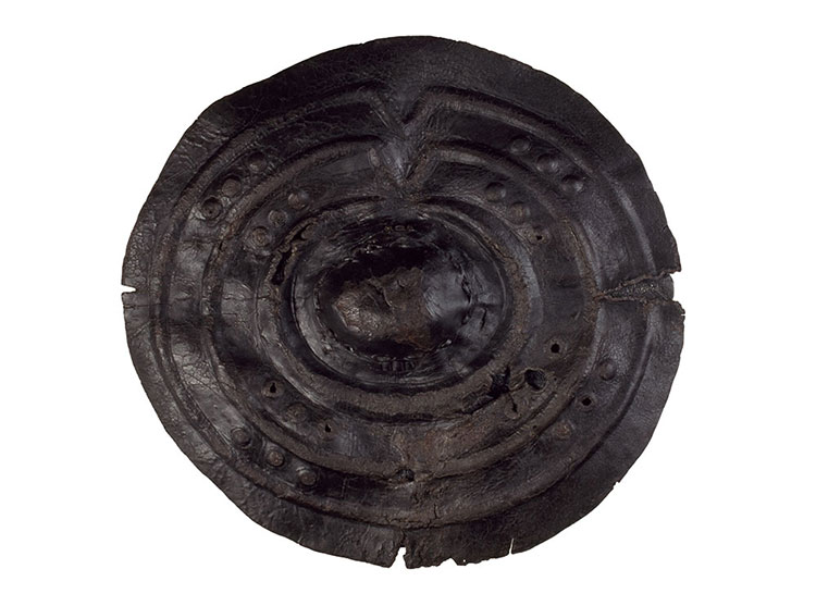 Escudo de cuero de Clonbrin encontrado en Irlanda, condado de Longford.